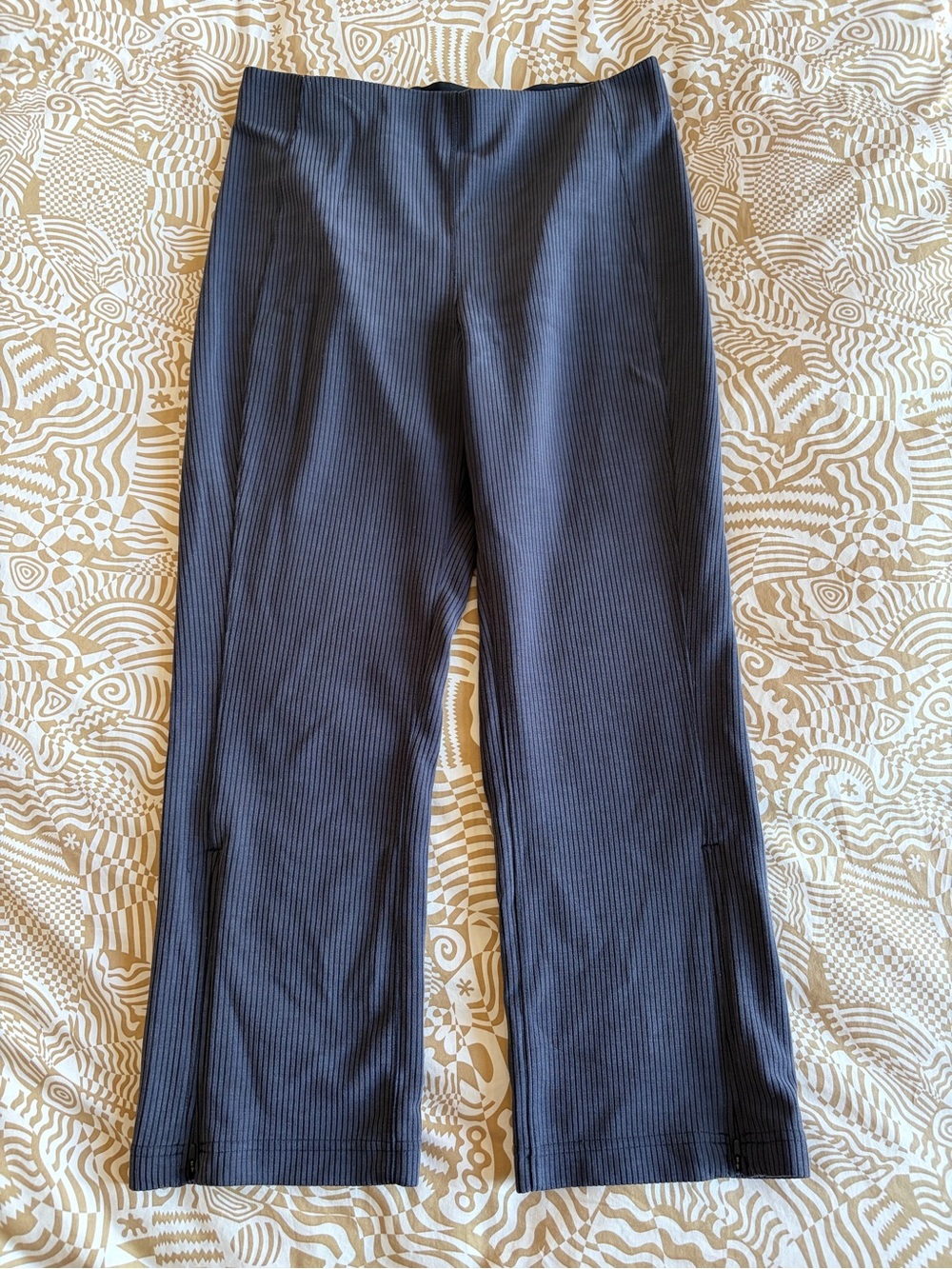 Lululemon Ribbed Softstreme Zip-Leg High-Rise Cropped Pant 25"